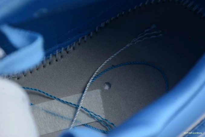 Jordan Low (W) 1 Air AO9944-441 UNC 1114